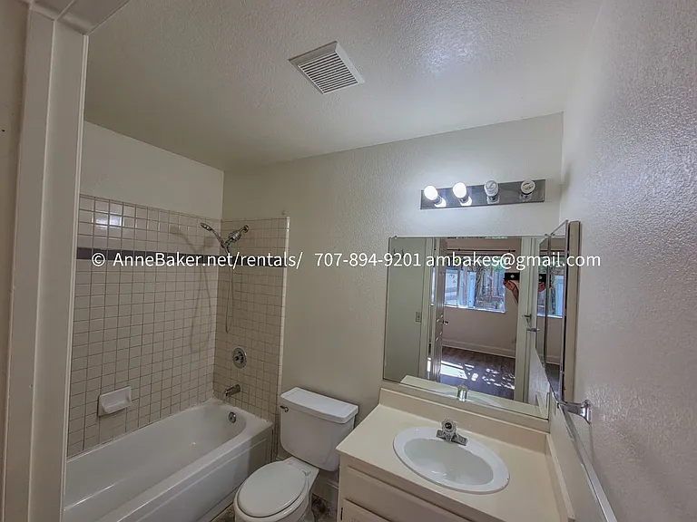 217 Elbridge Ave E — Photo 11