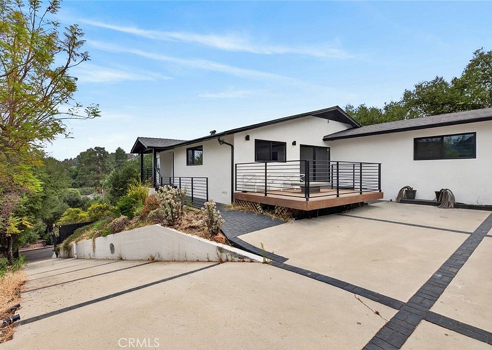 1st image of 1433 El Rito Ave