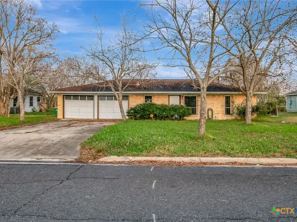 205 Lariat Ln, Victoria, TX 77901