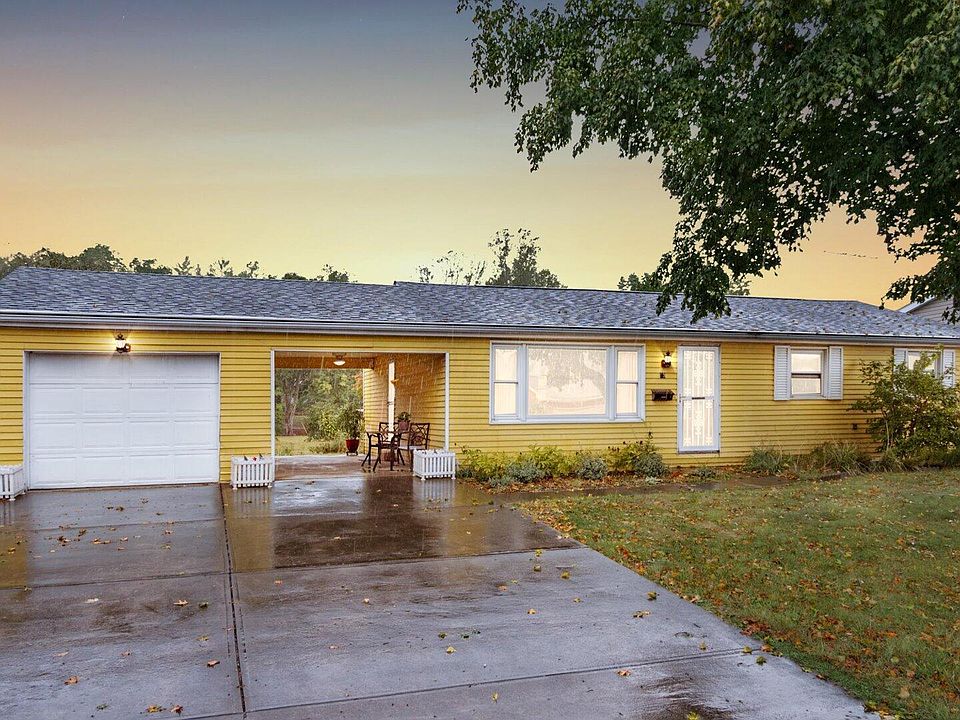 1st image of 63 Beechrock Dr
