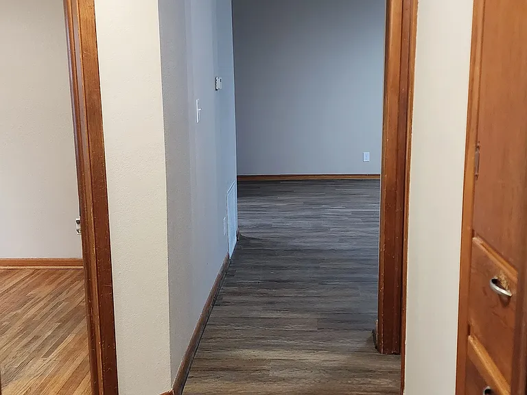 3031 S Volutsia Ave — Photo 9
