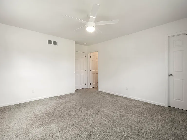63770 Dequindre Rd — Photo 26