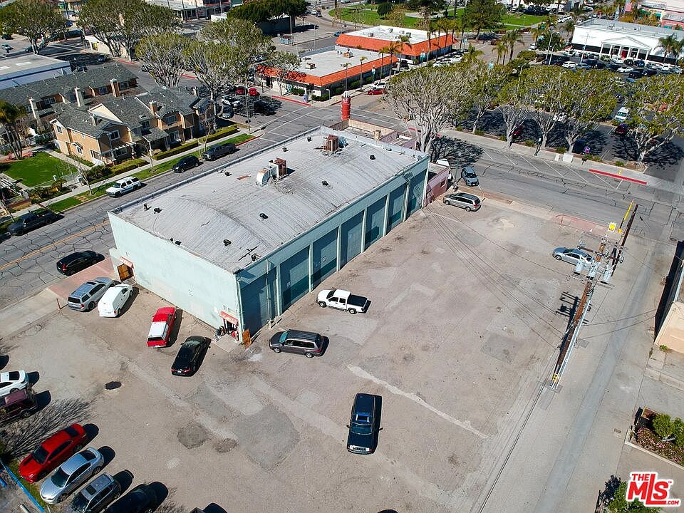 2nd image of 246 W 6th St