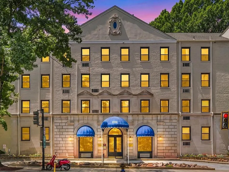 3100 Connecticut Ave NW #239