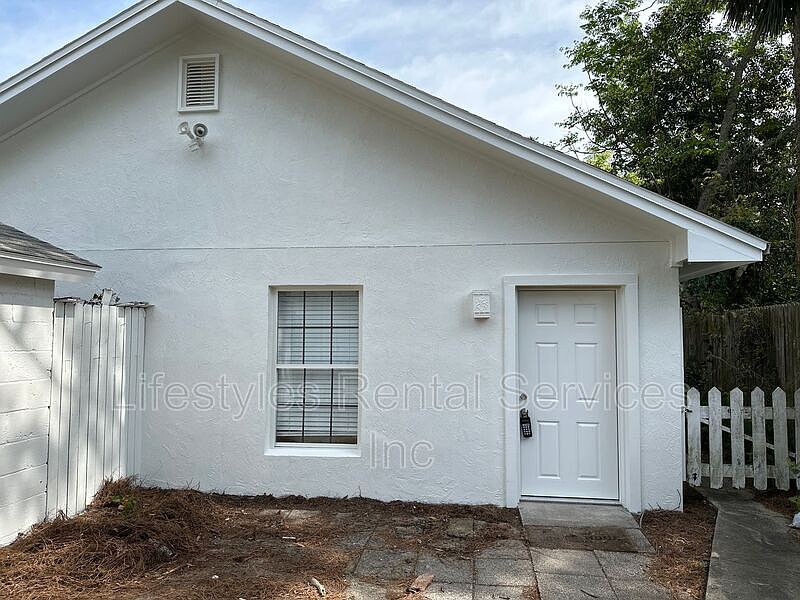 1st image of 32 1/2 Sanford St