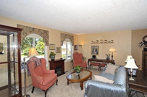 Formal living room2