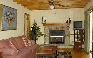 2nd image of 2206 Doe Ln