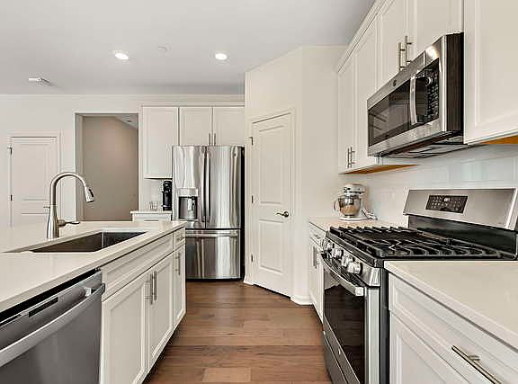 3rd image of 2824 Kessler Dr