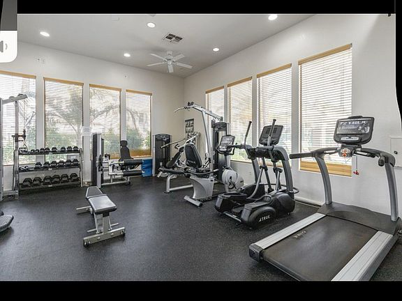 5th image of 15221 N Clubgate Dr Unit 2096