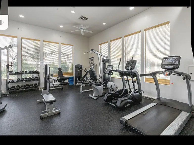 15221 N Clubgate Dr #2096 — Photo 5