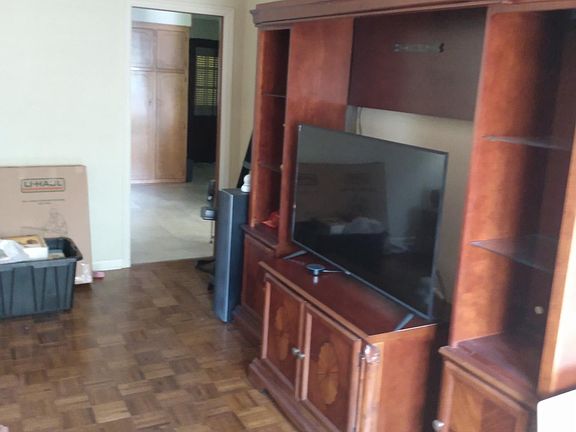 4th image of 200 Orangewood Dr