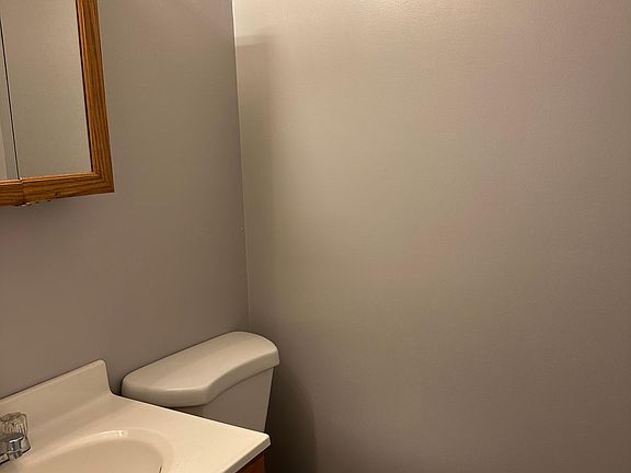 5th image of 1115 E Columbia Ave