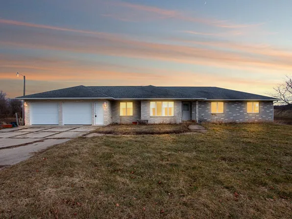 7821 S Durand Rd, Durand, MI 48429