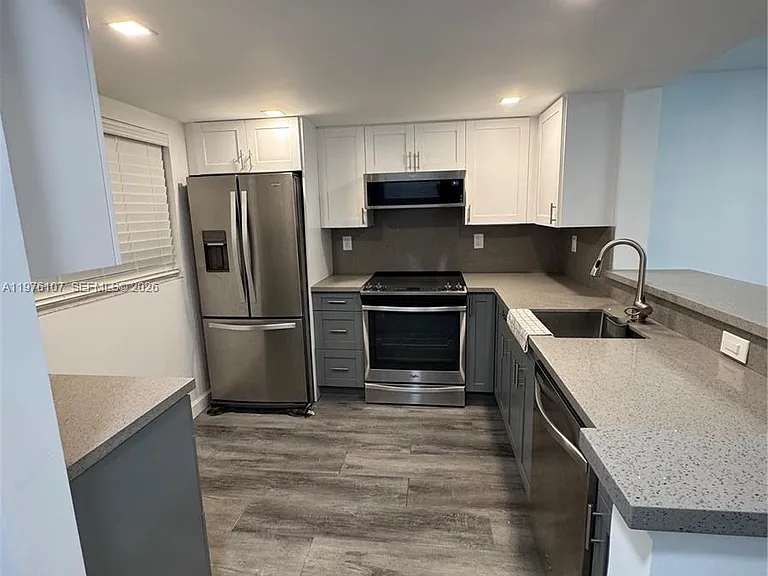 4000 NE 170th St #206 — Photo 5
