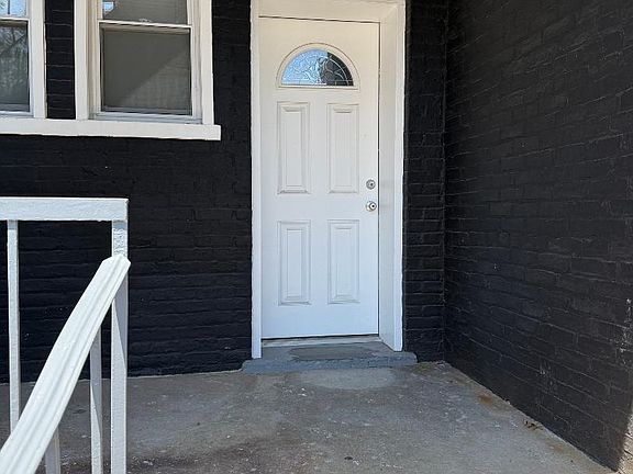 2nd image of 129 Maple Ave APT 2