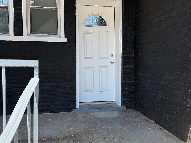 129 Maple Ave #2 — Photo 1