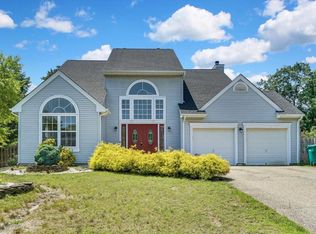 6 Thousand Oaks Ter, Howell, NJ 07731