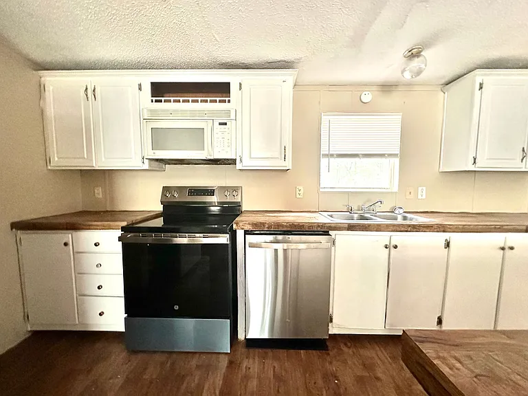 680 River Rd — Photo 2