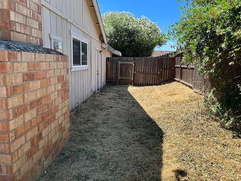 8323 Berman Walk Way — Photo 3