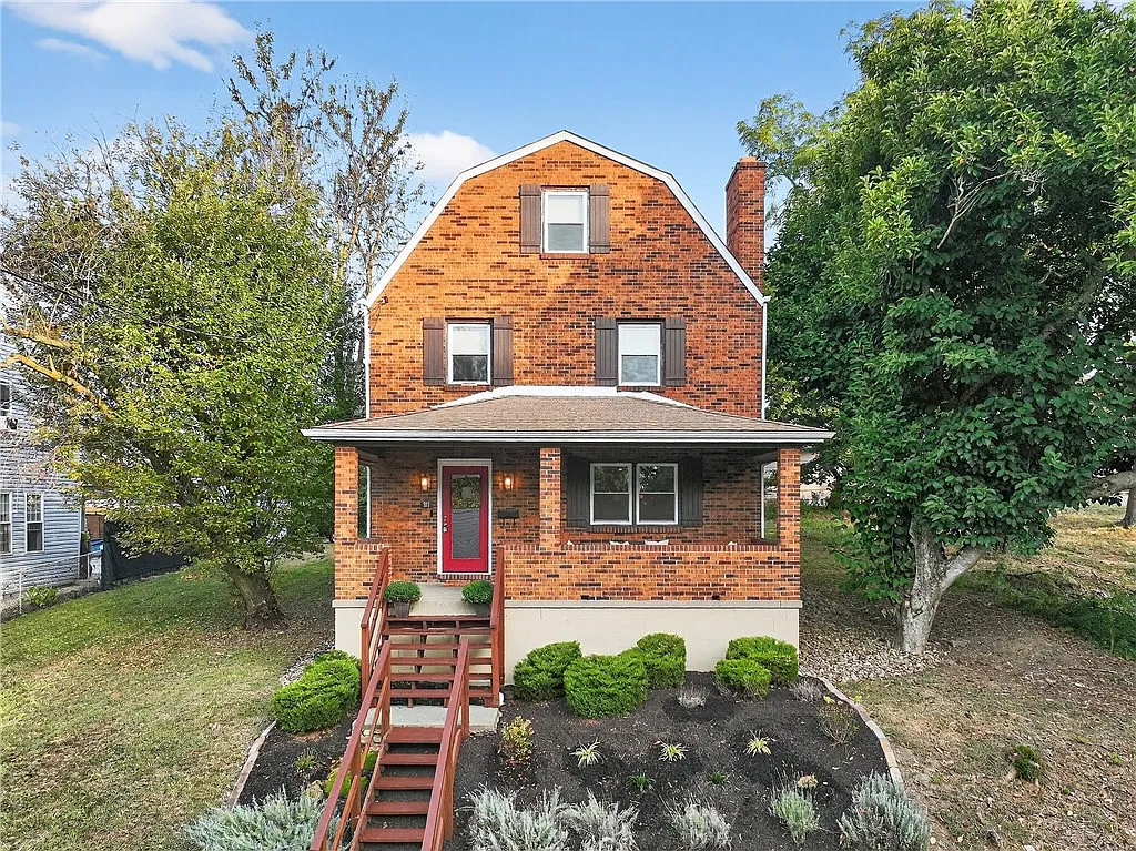 311 Fairview Ave photo 1