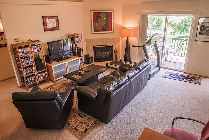8868 N Huntington Ct — Photo 6