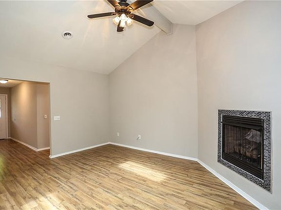 3rd image of 2716 W Gum St
