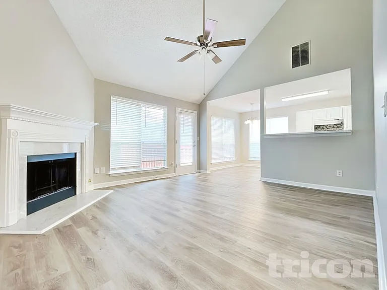 4050 Monarch Dr — Photo 4