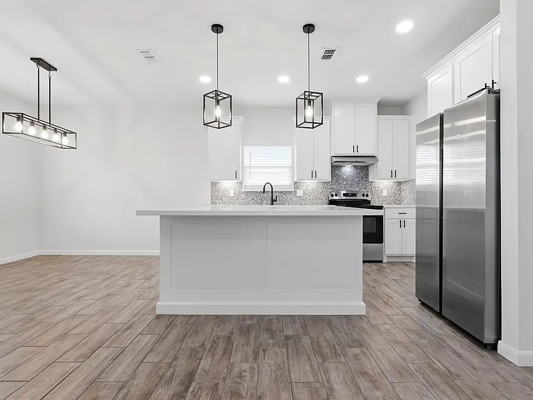 208 Faith Dr — Photo 8