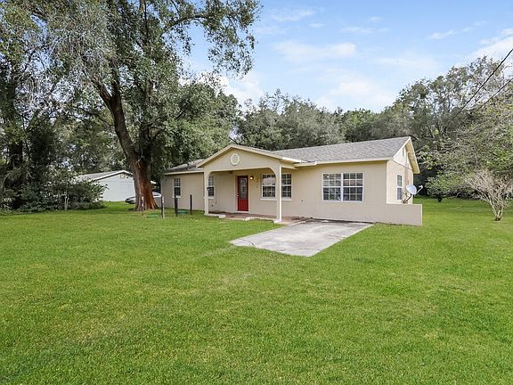 2nd image of 3915 Holly Ct