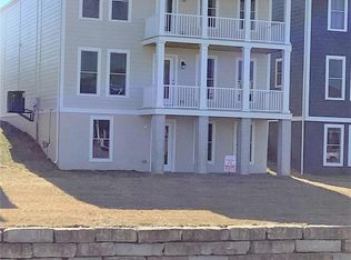 382 Tiber Pl, Saint Charles, MO 63301