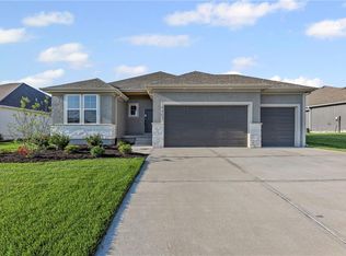 14463 Aurora Ln, Basehor, KS 66007