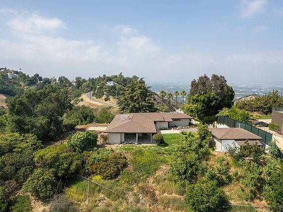 On top of the world private gated property for rent