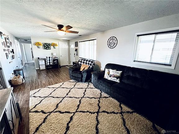 4th image of 272 Doyle Ave