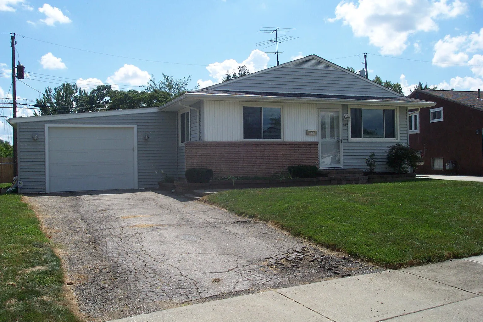 4139 Dixie Ct photo 1