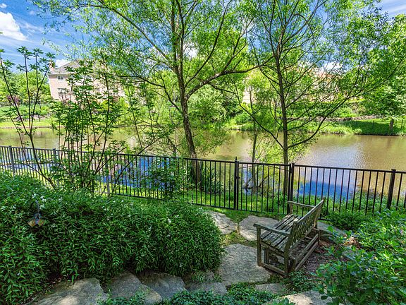 3rd image of 1205 Daviswood Dr