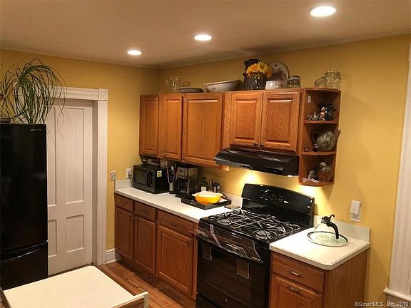 3rd image of 259 Alden Ave