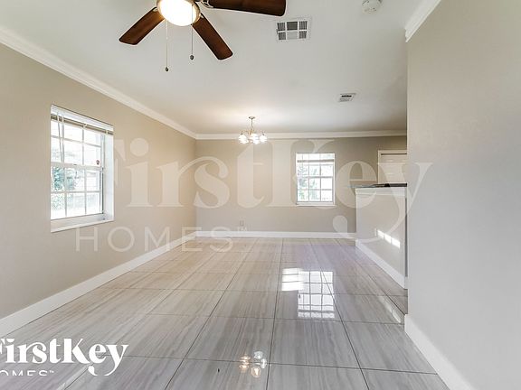2nd image of 601 NW 194th St