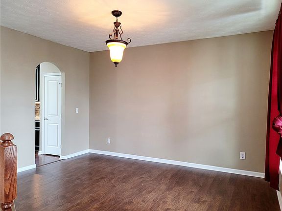 5th image of 525 Recess Dr