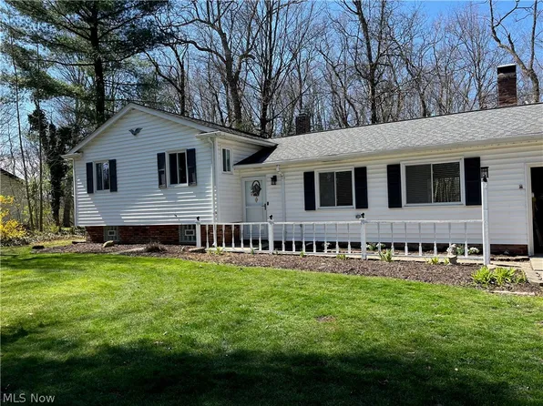 696 Meadowood Dr, Mayfield, OH 44143