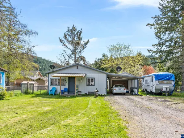 2413 Jefferson St, Sweet Home, OR 97386