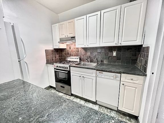 4th image of 162-01 Powells Cove Blvd #1M