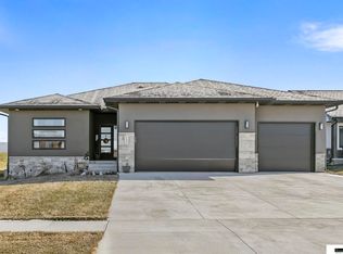 6056 Las Verdes Ln, Lincoln, NE 68523