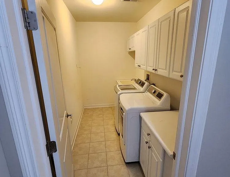 50 N Plum Grove Rd #310E — Photo 9
