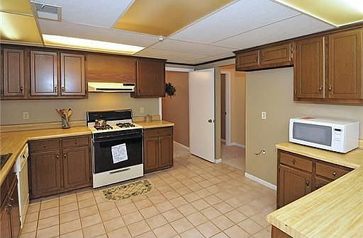 4th image of 3845 Glenoak Dr