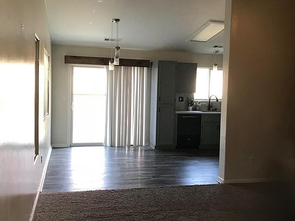 3rd image of 262 Fern Meadow Dr