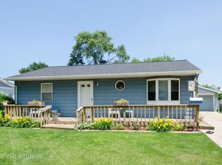 325 Navajo Trl, Buffalo Grove, IL 60089