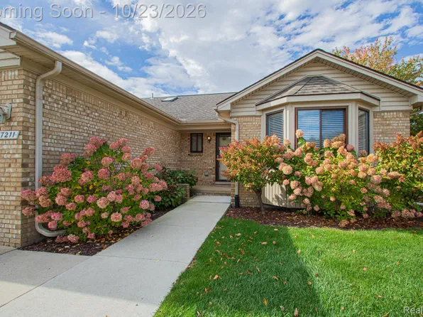 57211 White Oaks Dr, Washington, MI 48094
