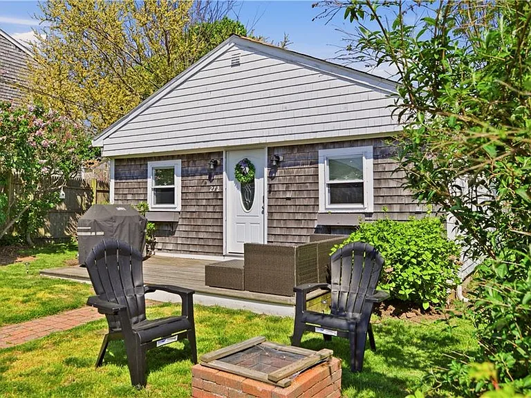 272 Riverside St — Photo 1