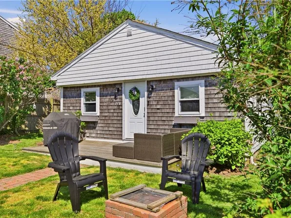 272 Riverside St, Portsmouth, RI 02871