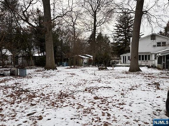 5th image of 496 Cedar Ln